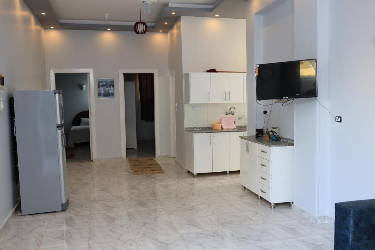 Nefertarie Guest House ลักซอร์ ภายนอก รูปภาพ