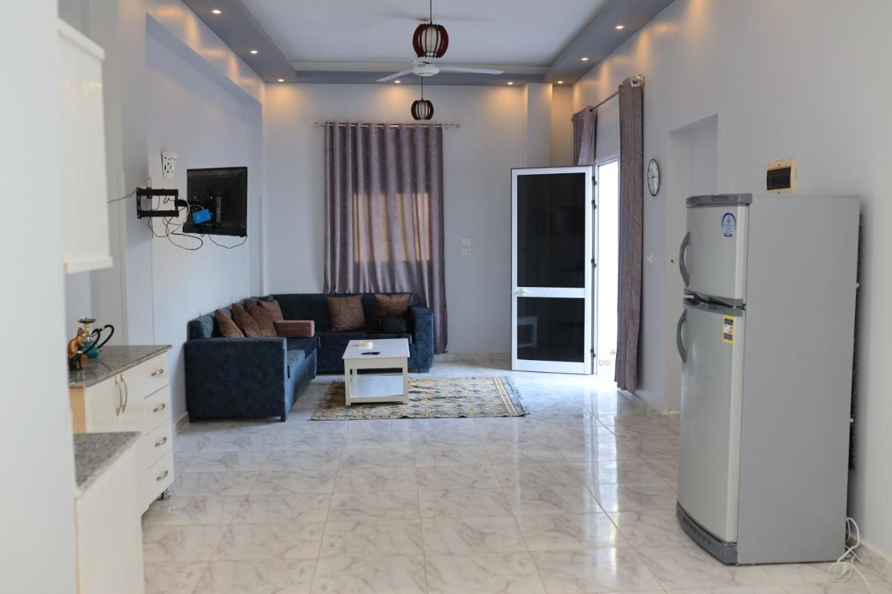 Nefertarie Guest House ลักซอร์ ภายนอก รูปภาพ