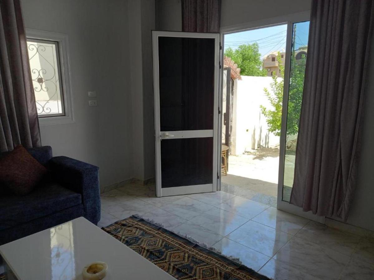 Nefertarie Guest House ลักซอร์ ภายนอก รูปภาพ