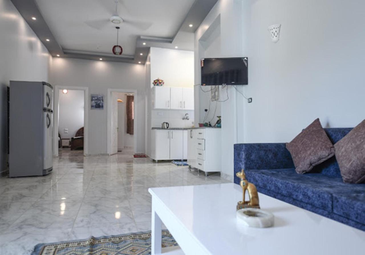 Nefertarie Guest House ลักซอร์ ภายนอก รูปภาพ