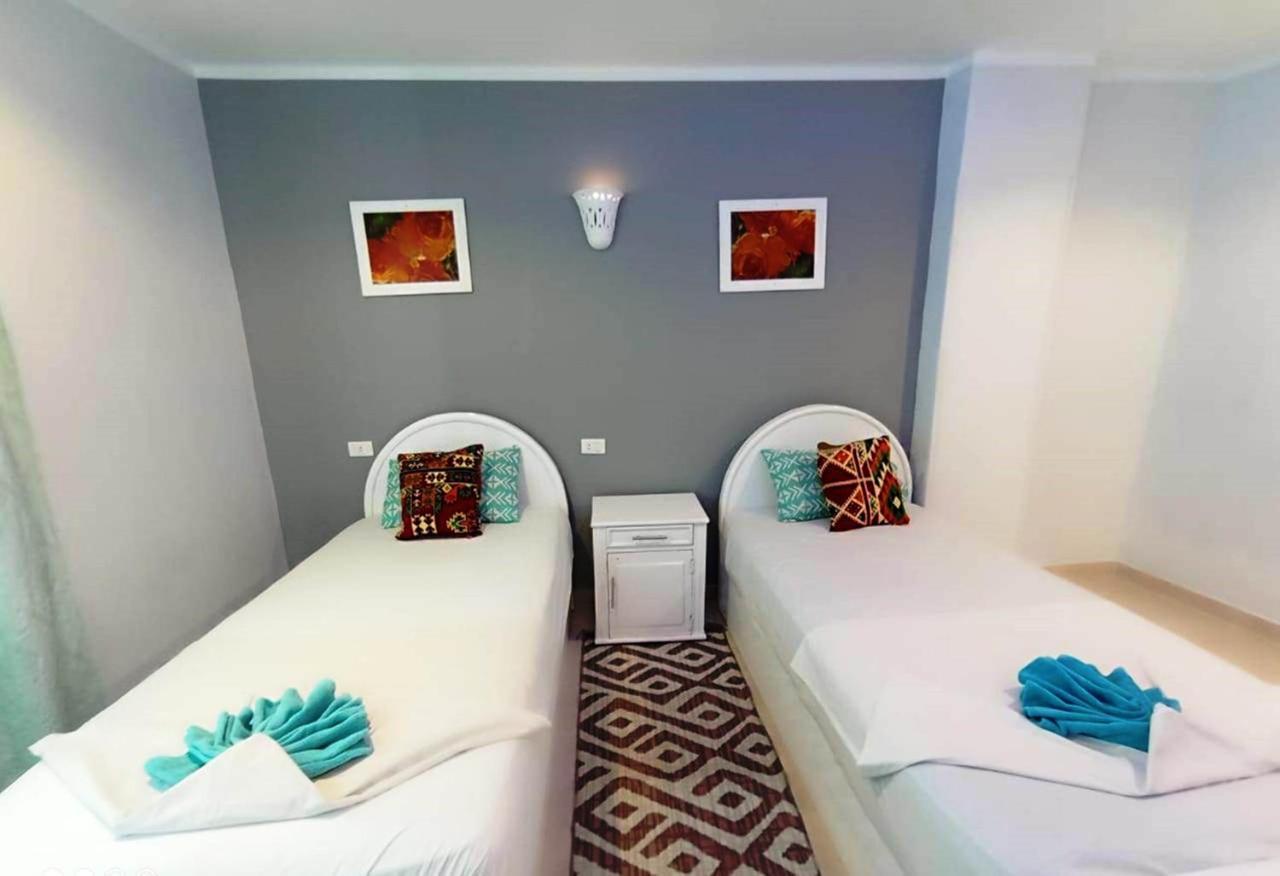 Nefertarie Guest House ลักซอร์ ภายนอก รูปภาพ