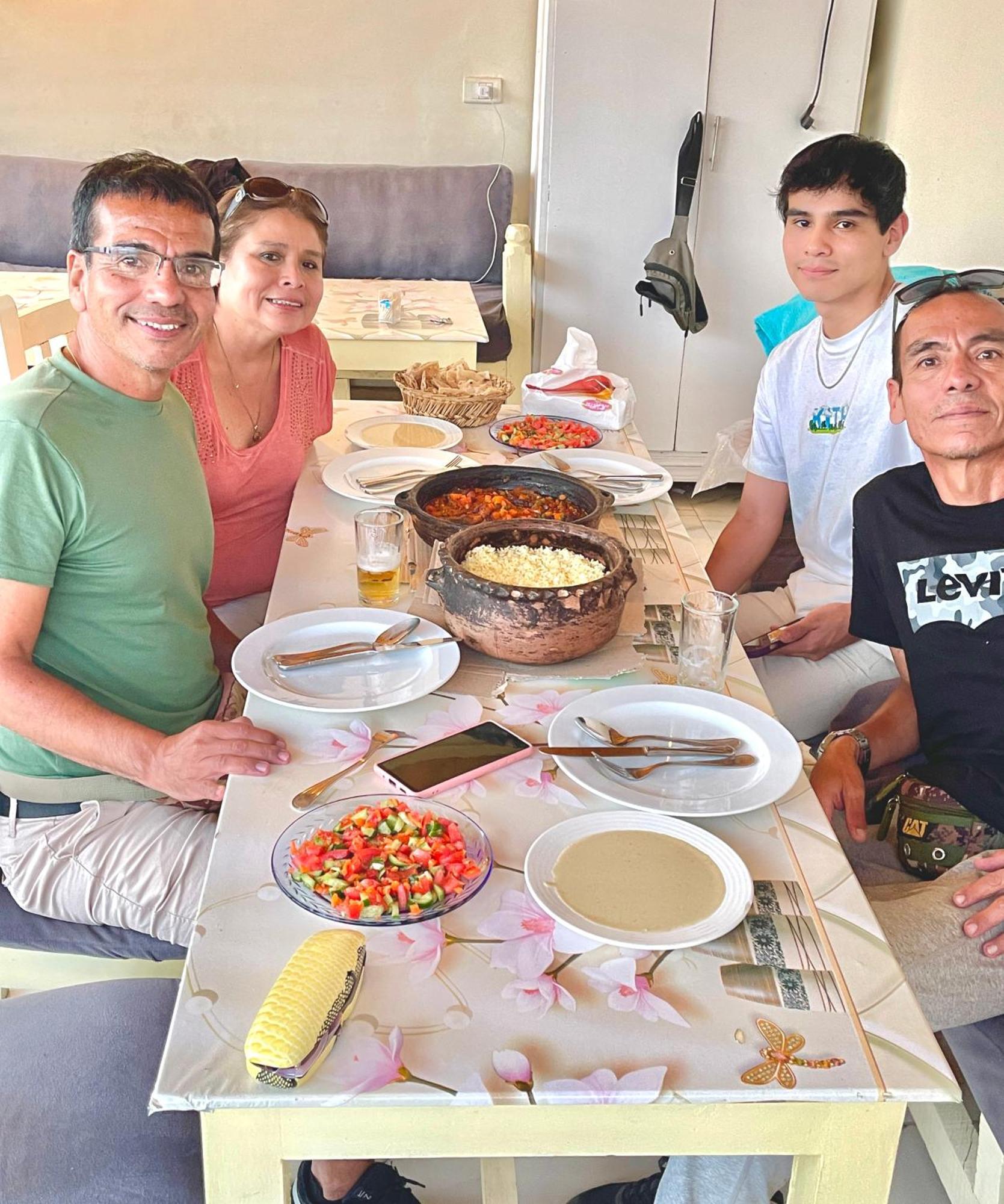 Nefertarie Guest House ลักซอร์ ภายนอก รูปภาพ