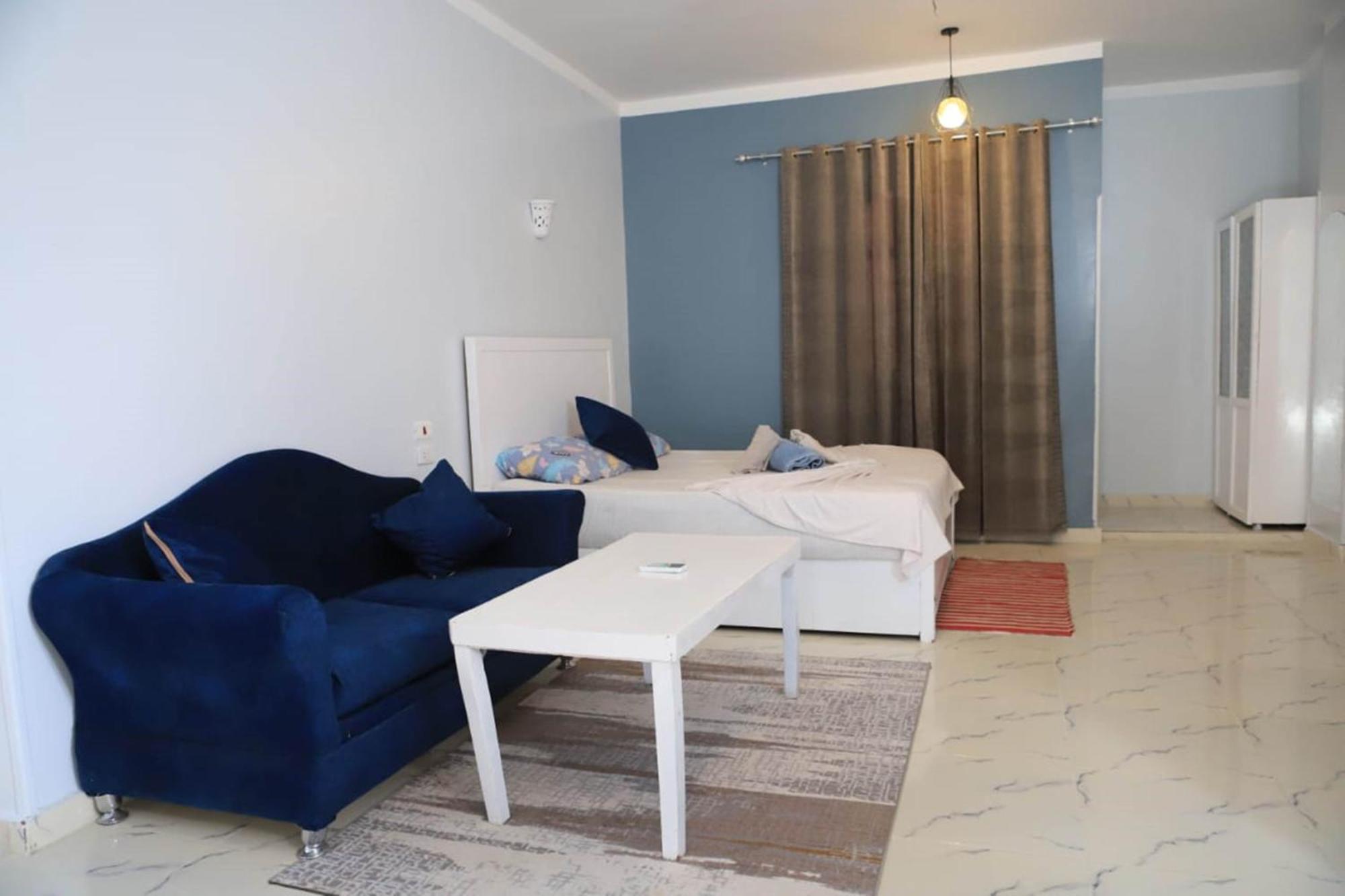 Nefertarie Guest House ลักซอร์ ภายนอก รูปภาพ
