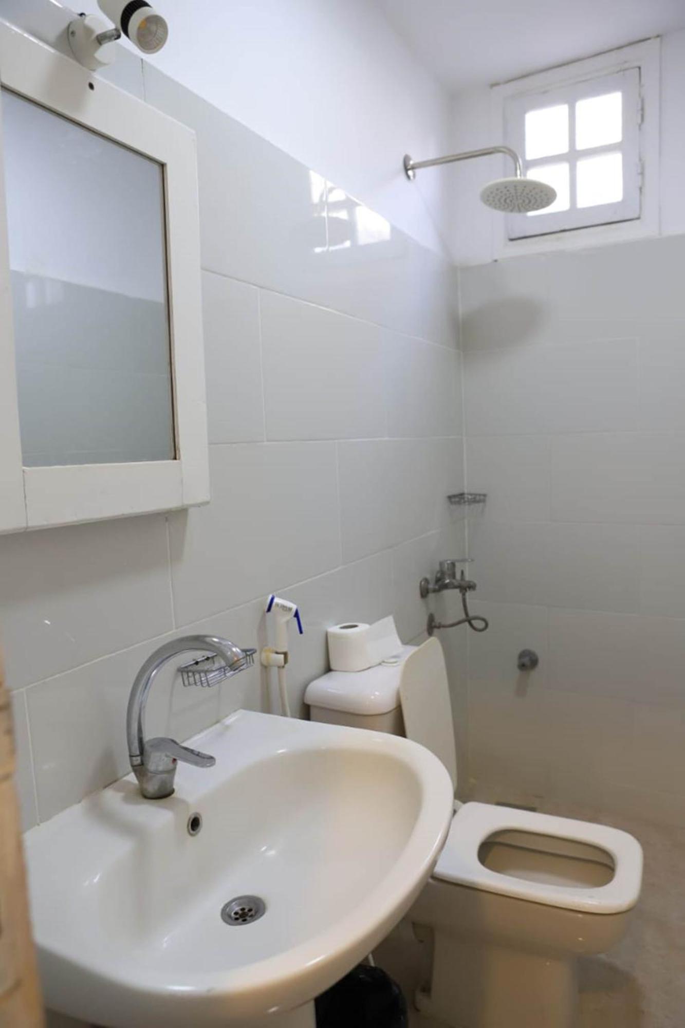 Nefertarie Guest House ลักซอร์ ภายนอก รูปภาพ