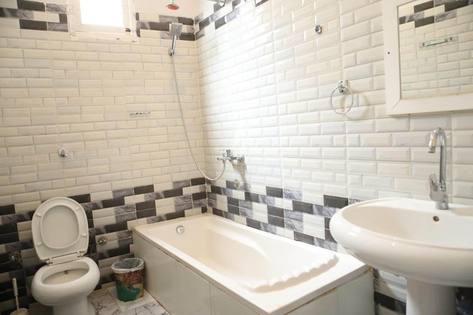 Nefertarie Guest House ลักซอร์ ภายนอก รูปภาพ