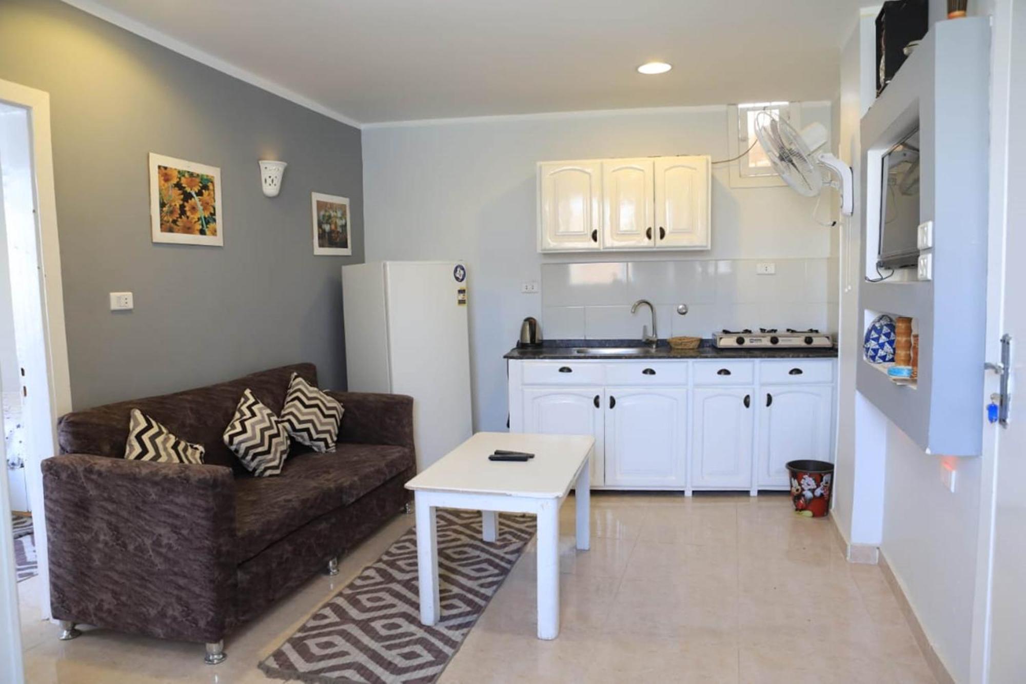 Nefertarie Guest House ลักซอร์ ภายนอก รูปภาพ